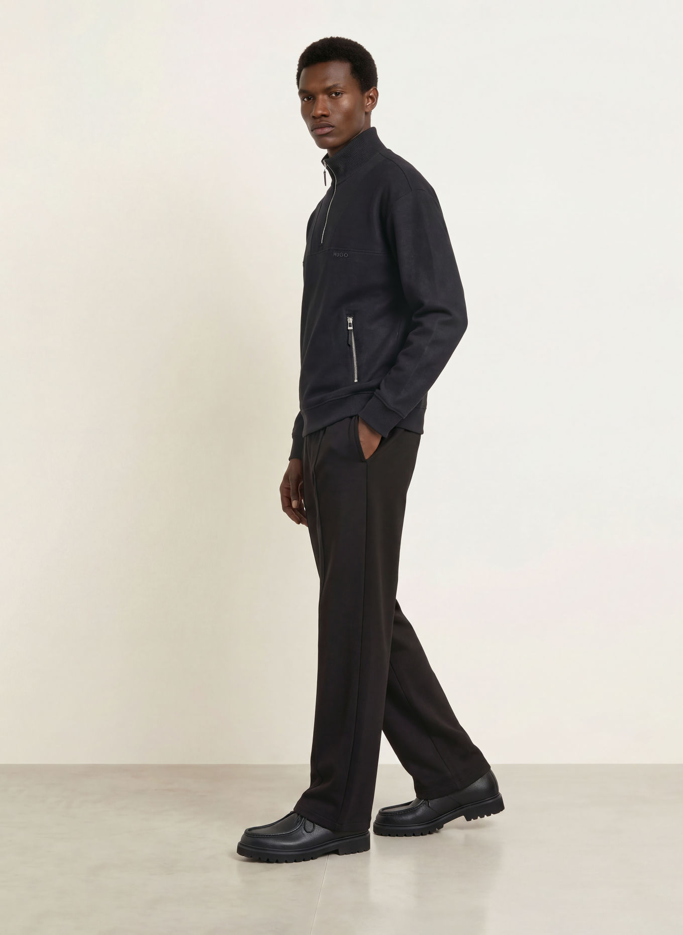 HUGO Fleece-Troyer DERENZIP im Materialmix: SCHWARZ