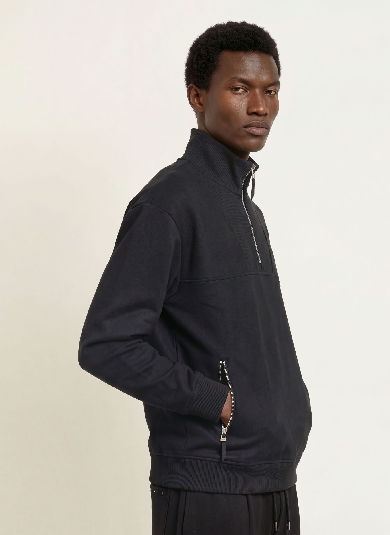 HUGO Fleece-Troyer DERENZIP im Materialmix: SCHWARZ