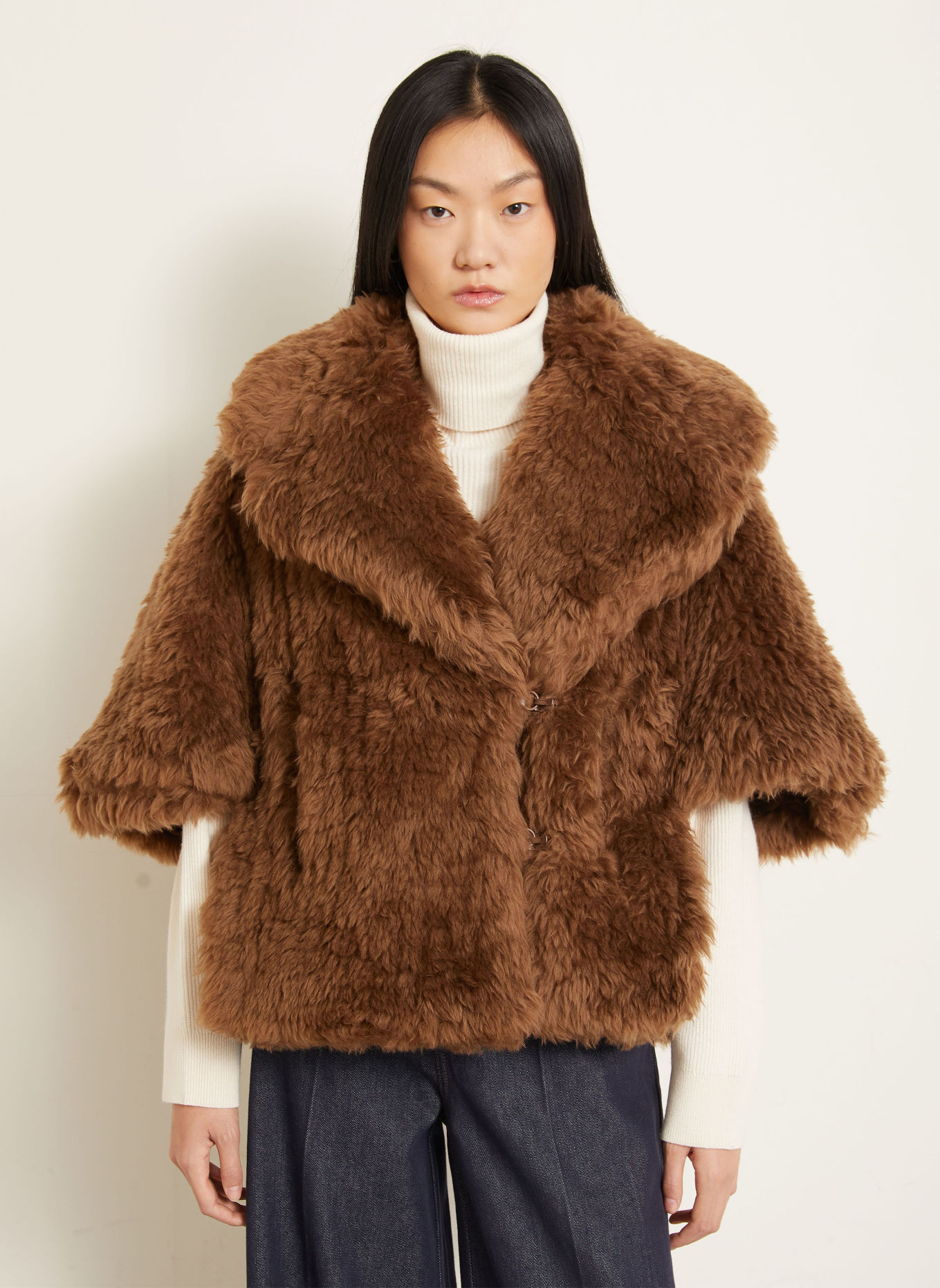 Max Mara Cape ACCORTA en fausse fourrure à manches 3/4: MARRON