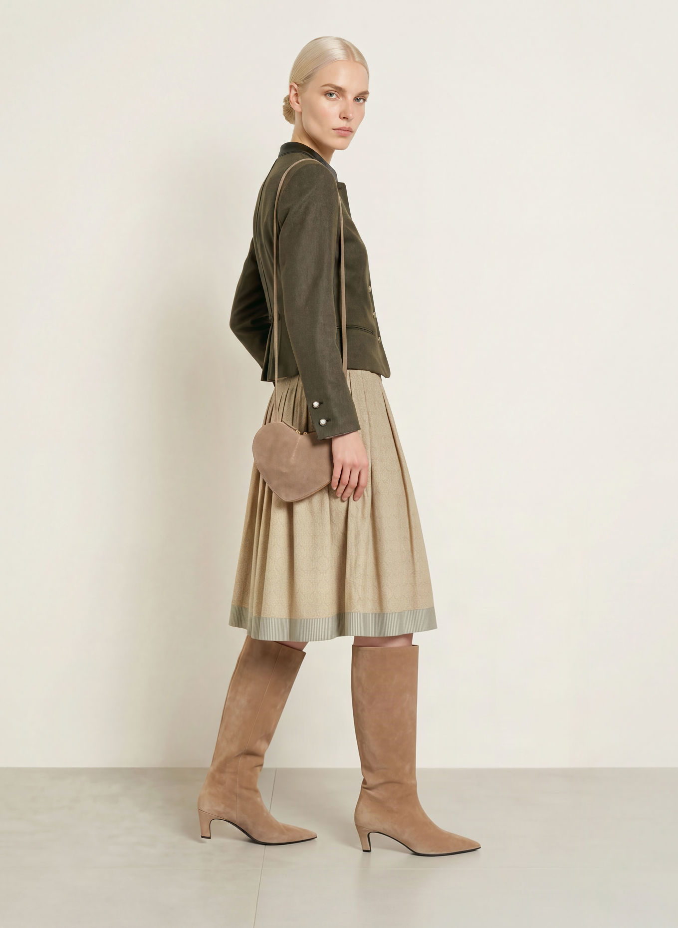 Hammerschmid Traditionele rok PASSAU met plooien: LICHTGROEN / KAKI