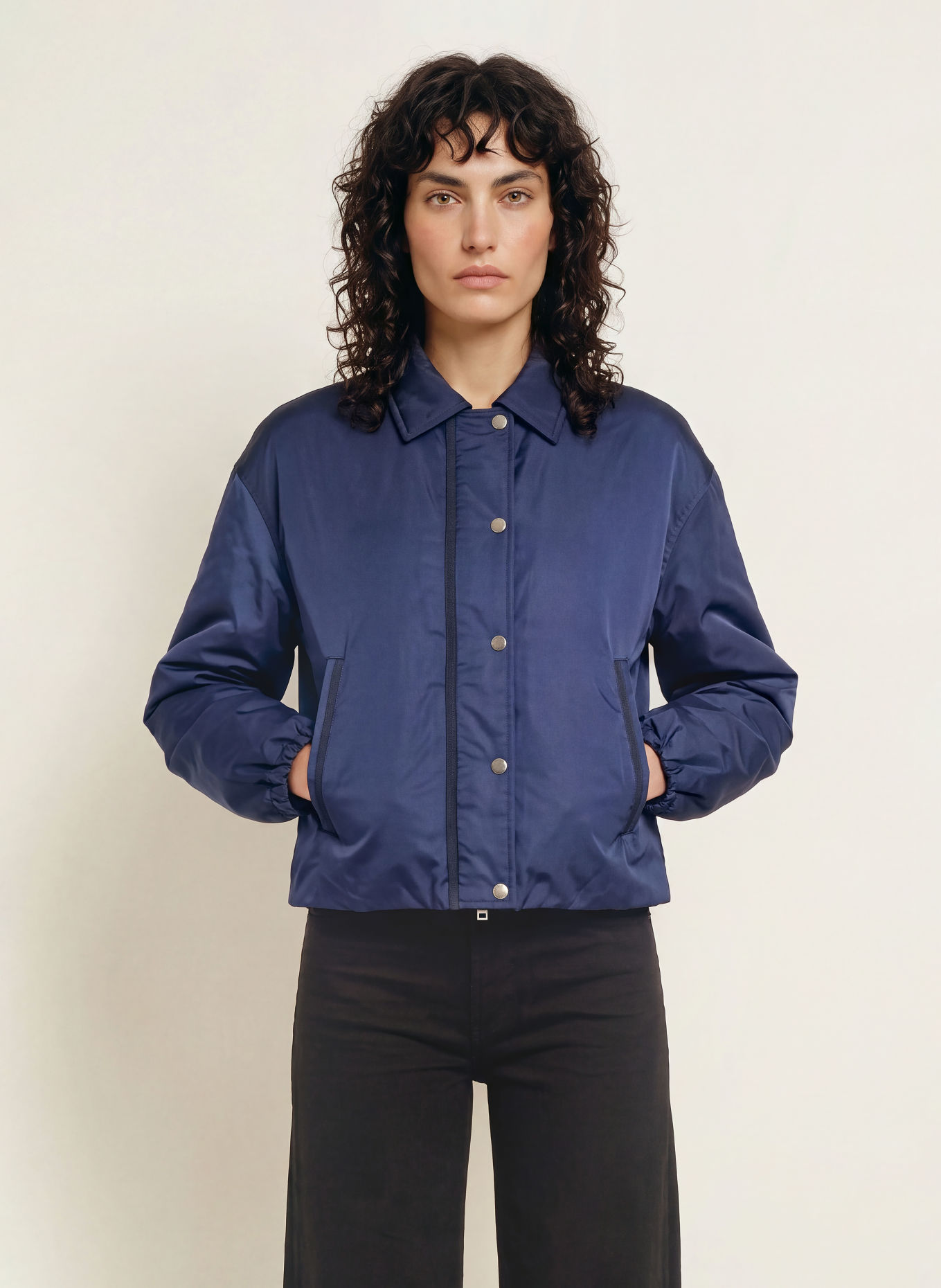 IQ STUDIO Blouson: DUNKELBLAU