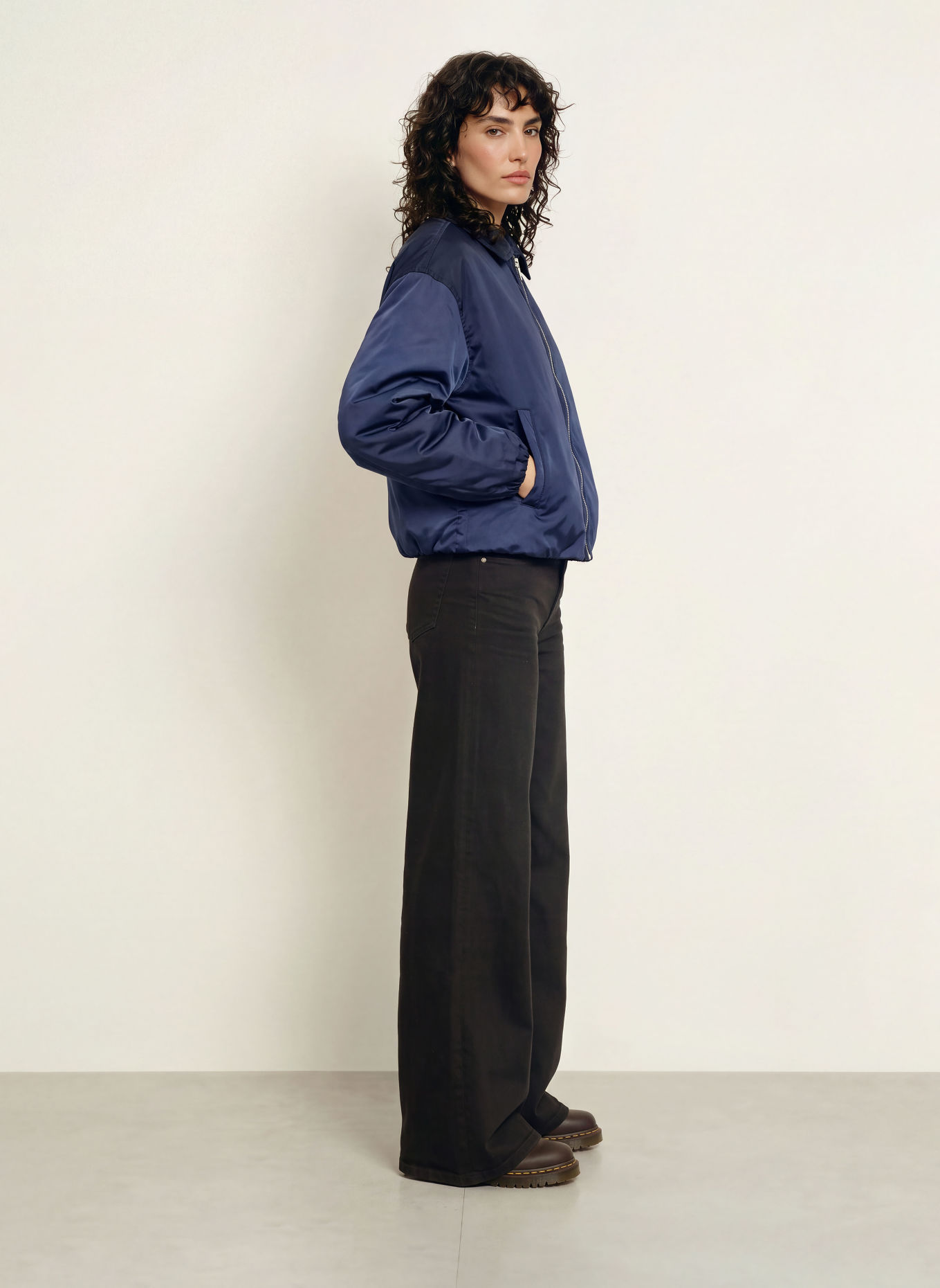 IQ STUDIO Blouson: DUNKELBLAU