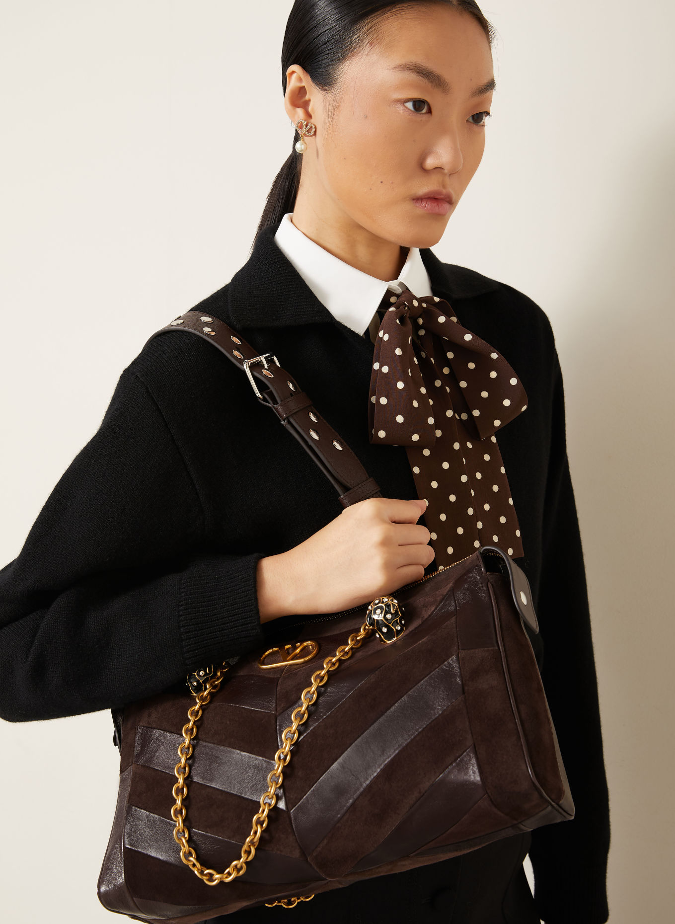 VALENTINO GARAVANI Handtasche PANTHEA mit Schmucksteinen: DUNKELBRAUN / GOLD / BRAUN
