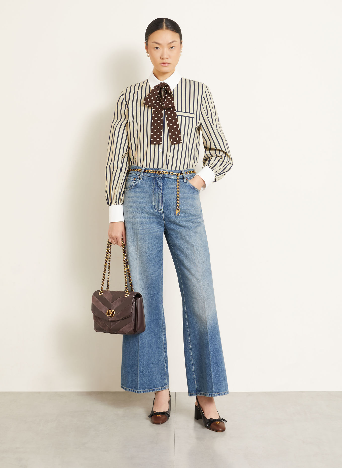 VALENTINO GARAVANI Schoudertas DJUNA MEDIUM: MARRON FONCÉ / GOUD