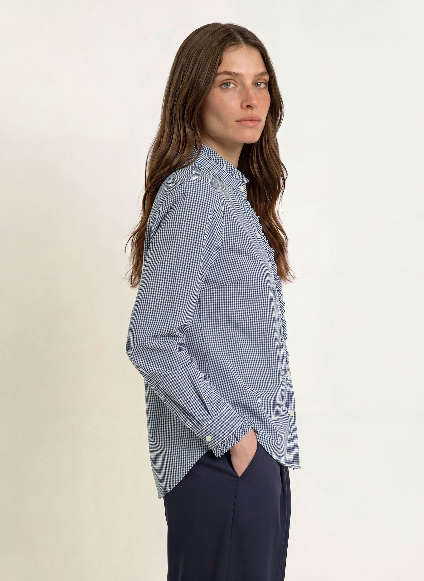 Soluzione Bluse med flæser: BLÅ / HVID / SORT