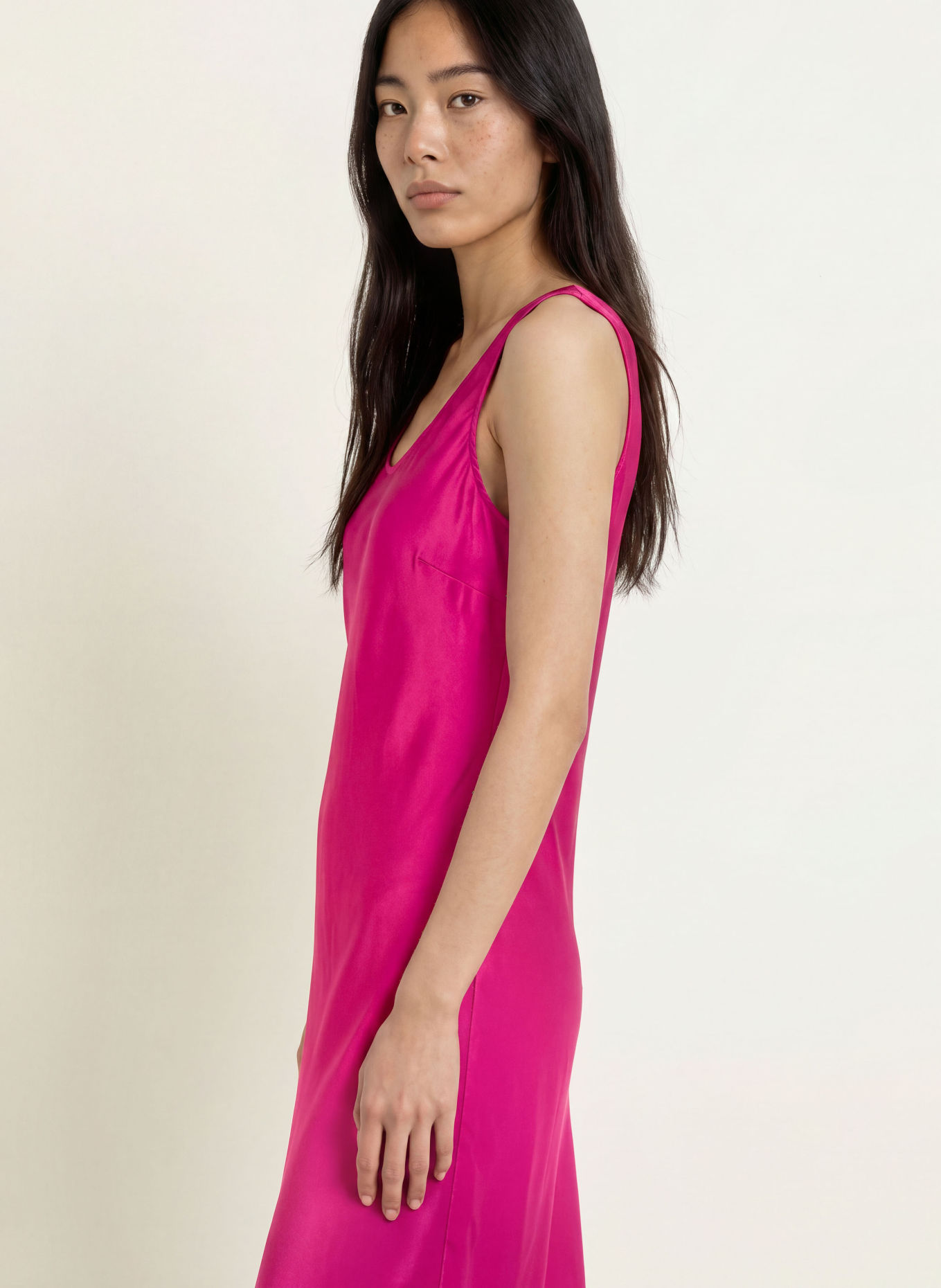 ESSENZA Chemise de nuit LUA UNI en satin: FUCHSIA