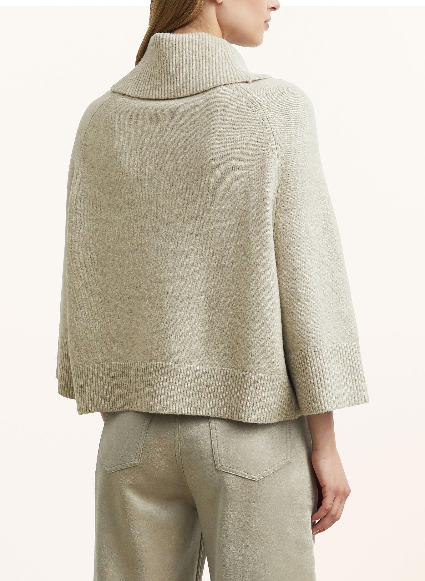 comma Turtleneck sweater with 3/4 sleeves: BEIGE