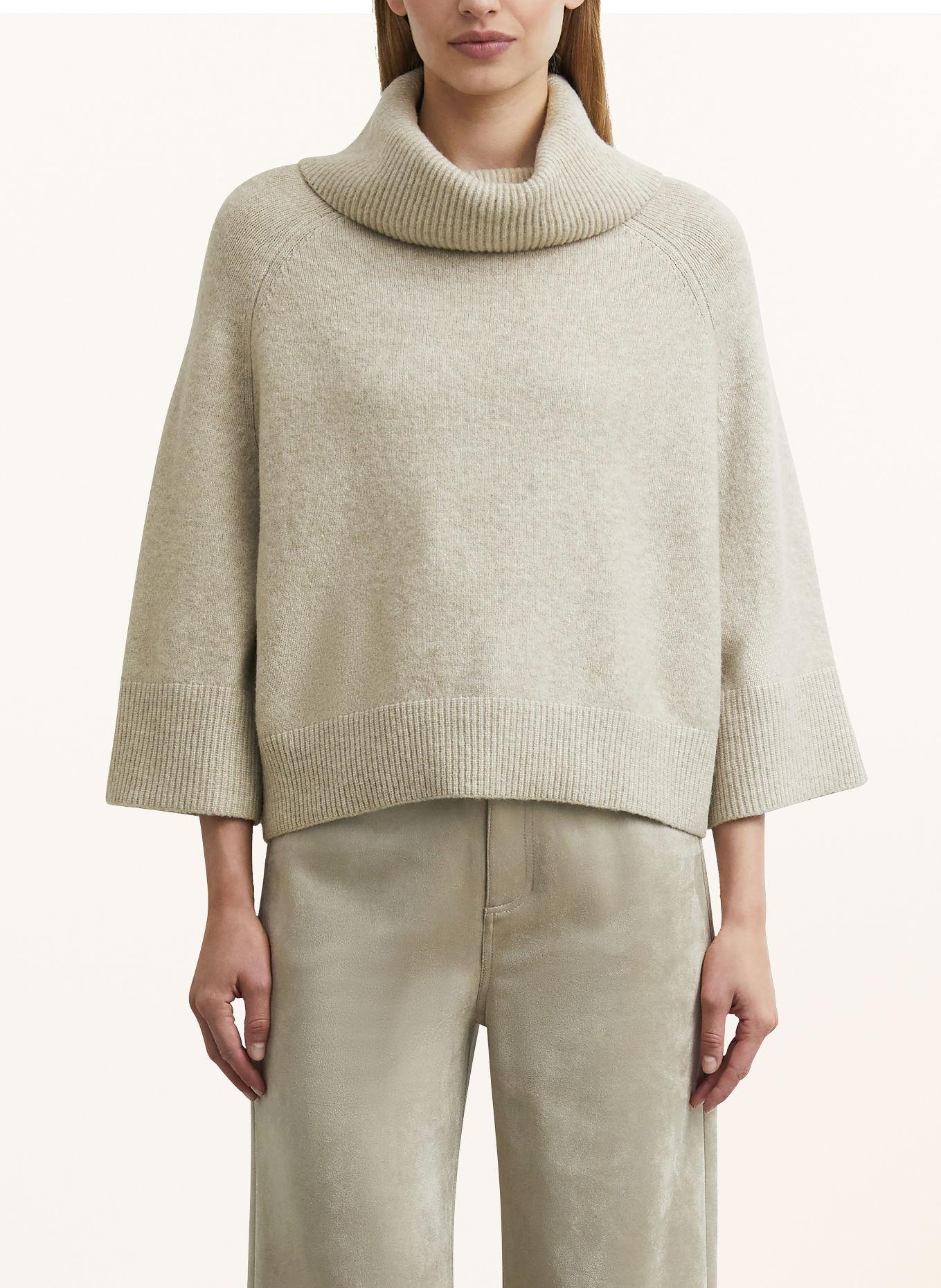 comma Turtleneck sweater with 3/4 sleeves: BEIGE