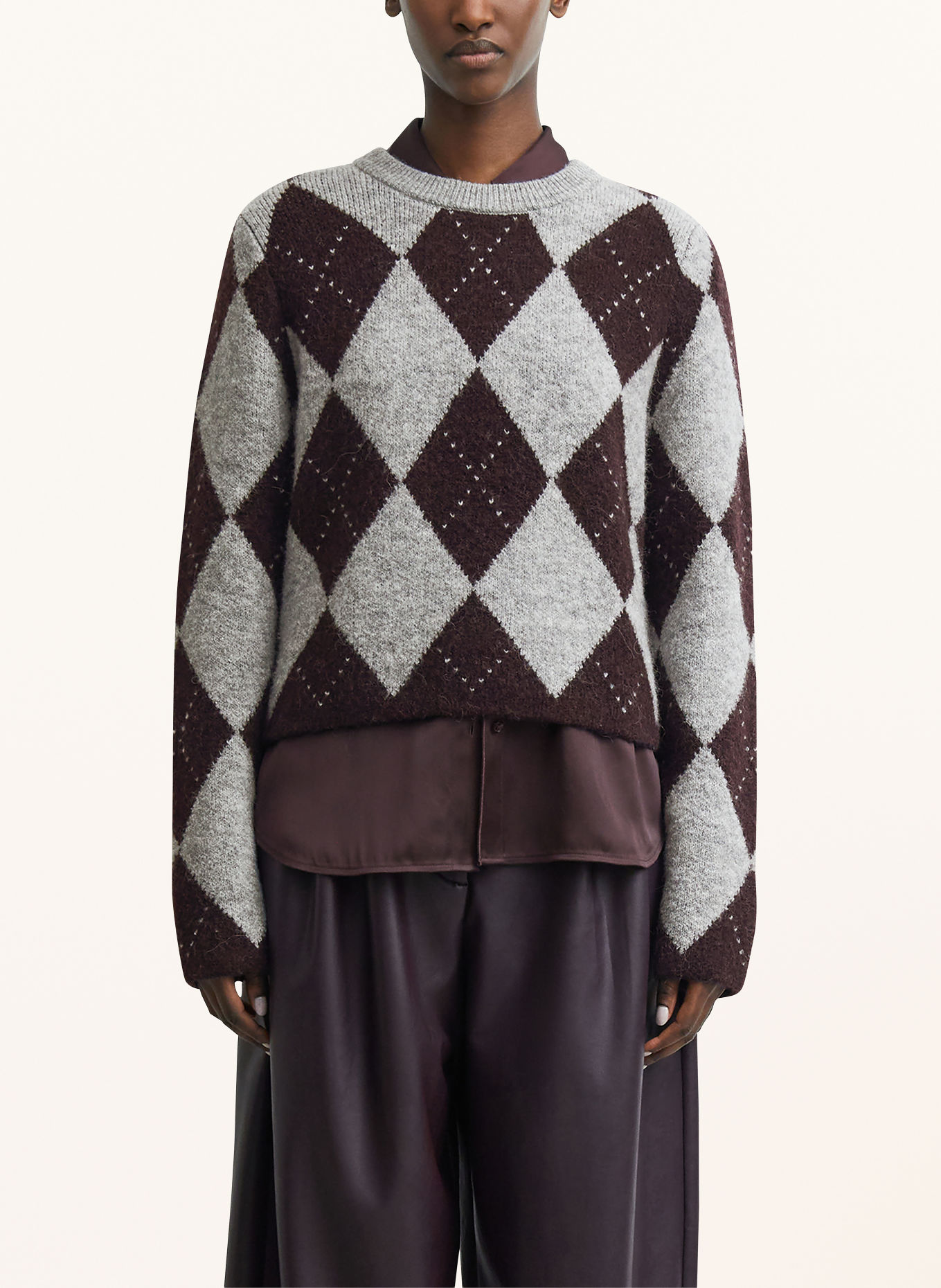 COMMA Sweater: GRAY / DARK RED