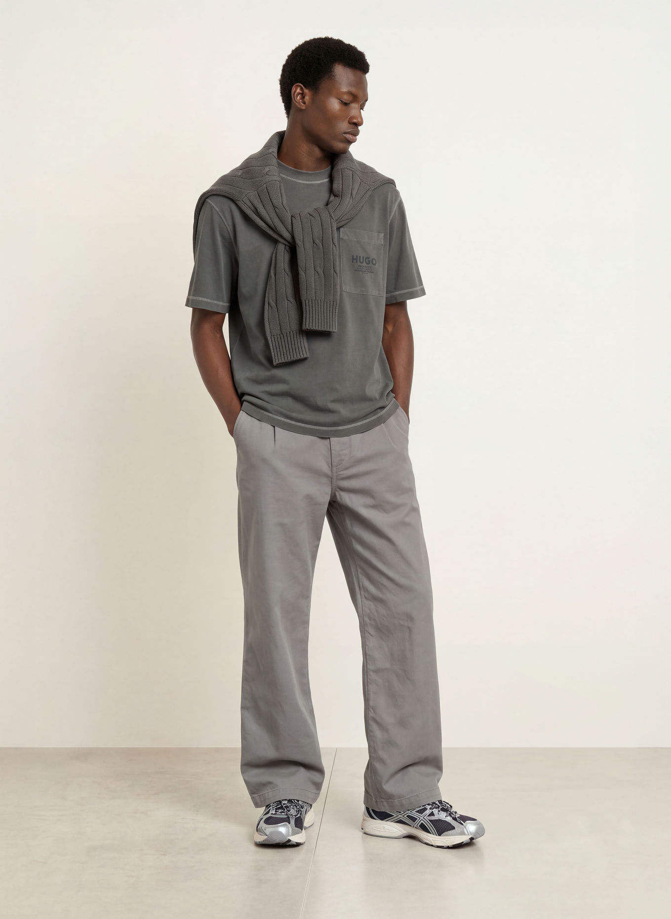 HUGO T-shirt NEVETE: DONKERGRIJS