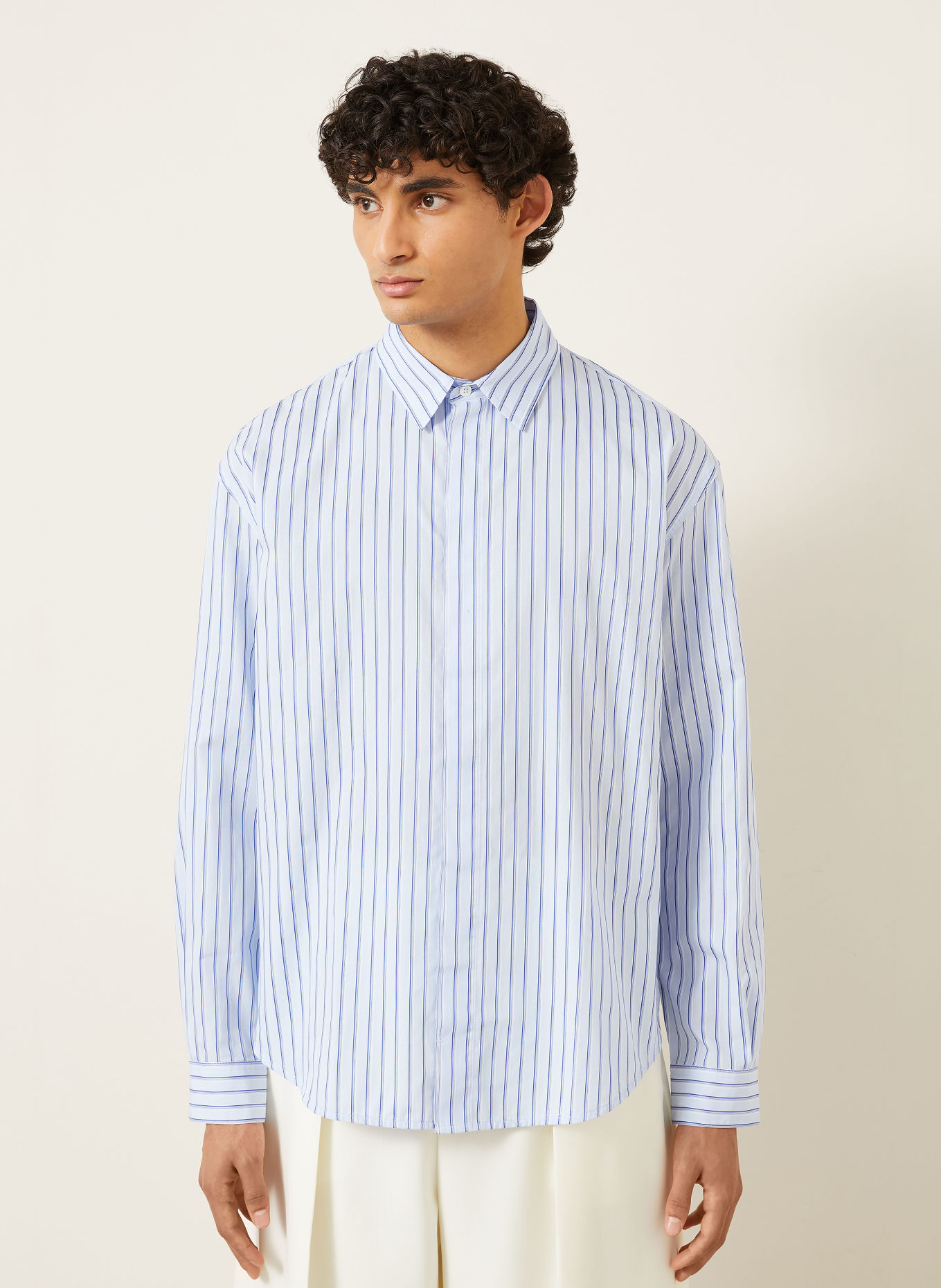 JACQUEMUS Hemd LA CHEMISE SIMON Modern Fit: HELLBLAU / BLAU