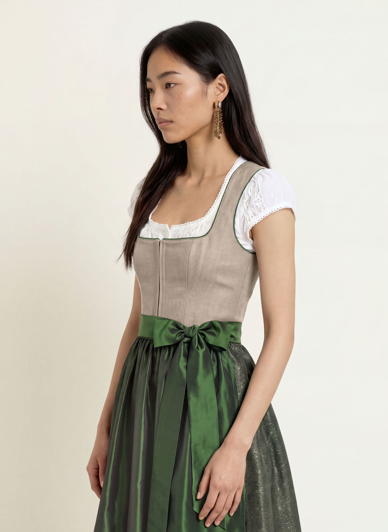 KINGA MATHE Dirndl AMADORA mit Leinen: BEIGE / DUNKELGRÜN