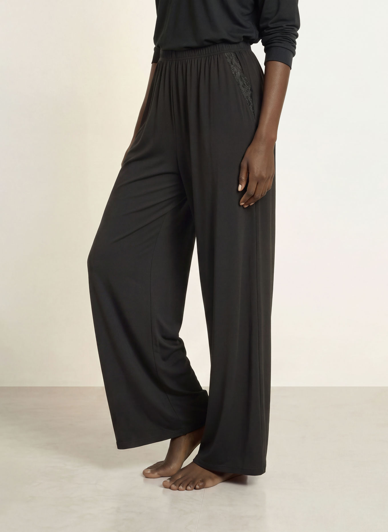 BOSS BLOSSOM Pajama Bottoms with Lace: BLACK