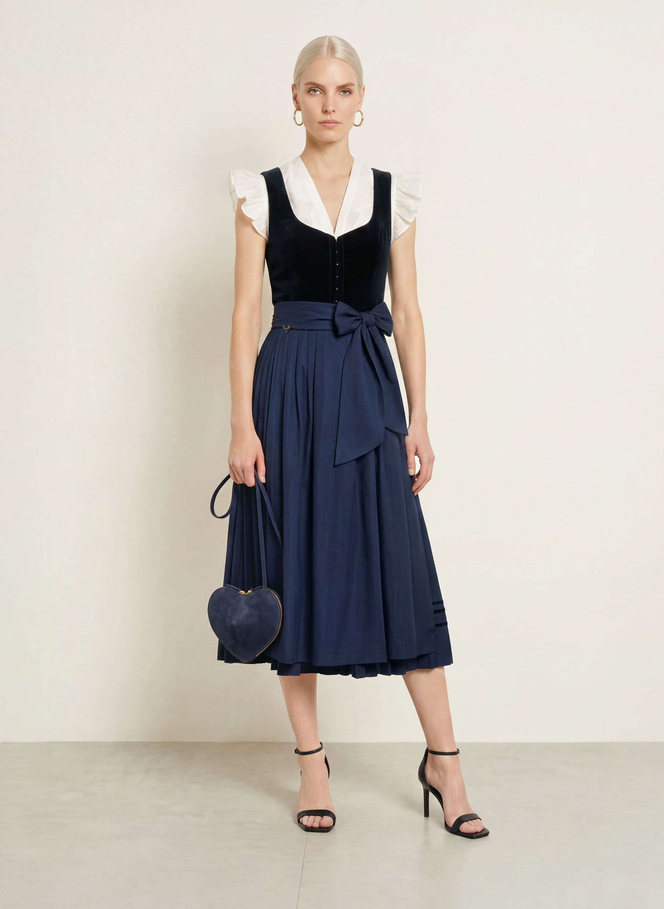 CocoVero Dirndl JETTE mit Plissees: DUNKELBLAU
