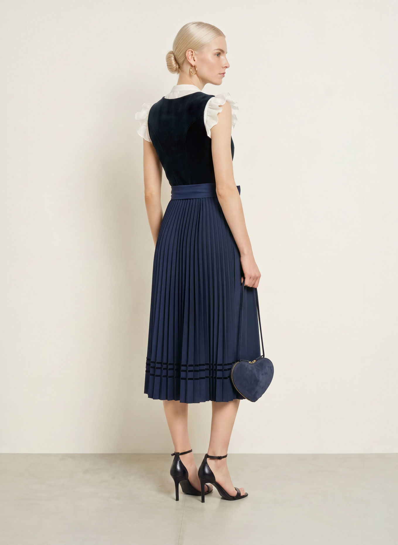 CocoVero Dirndl JETTE mit Plissees: DUNKELBLAU