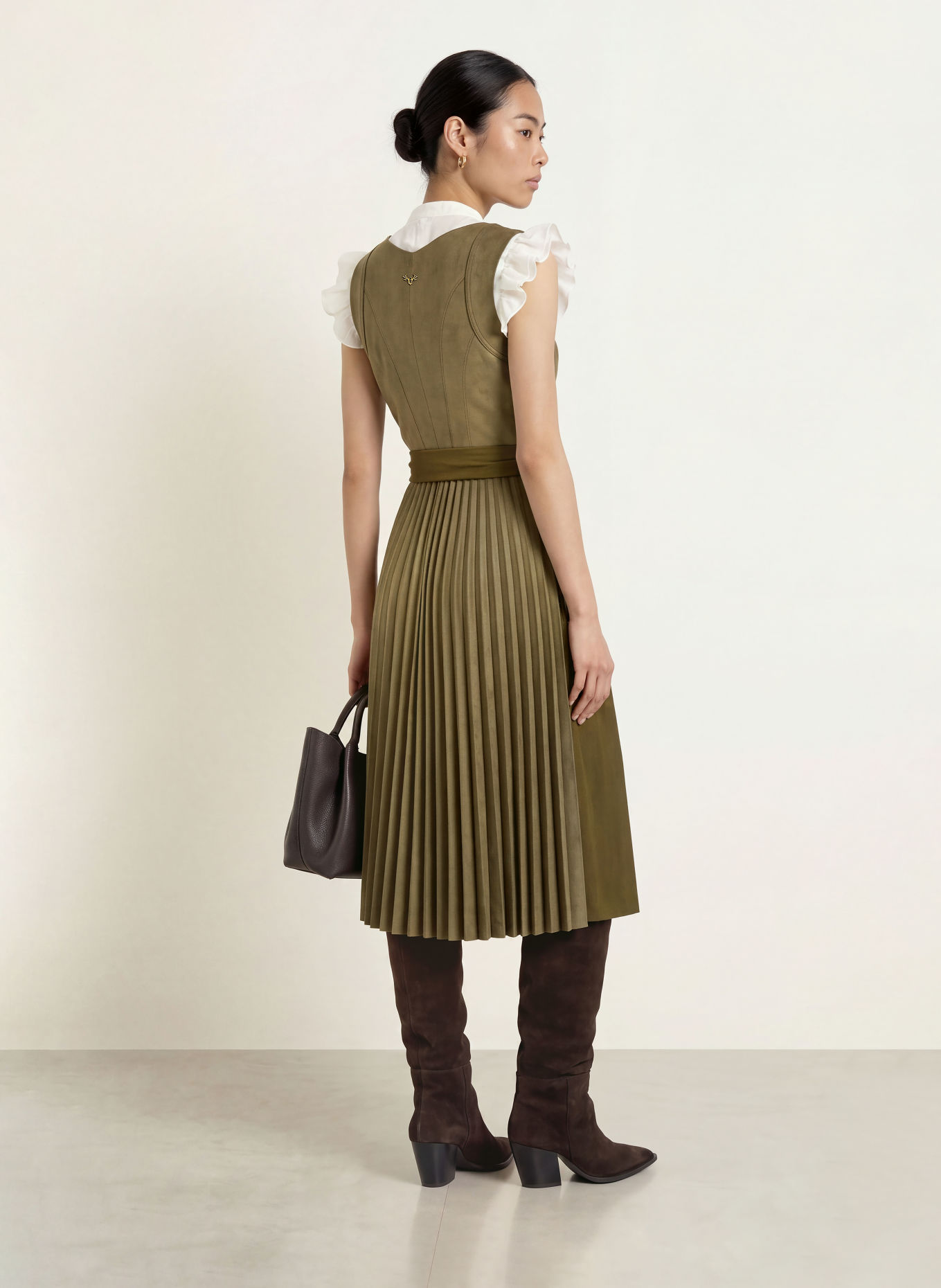 CocoVero Dirndl HERMINE in Lederoptik mit Plissees: OLIV