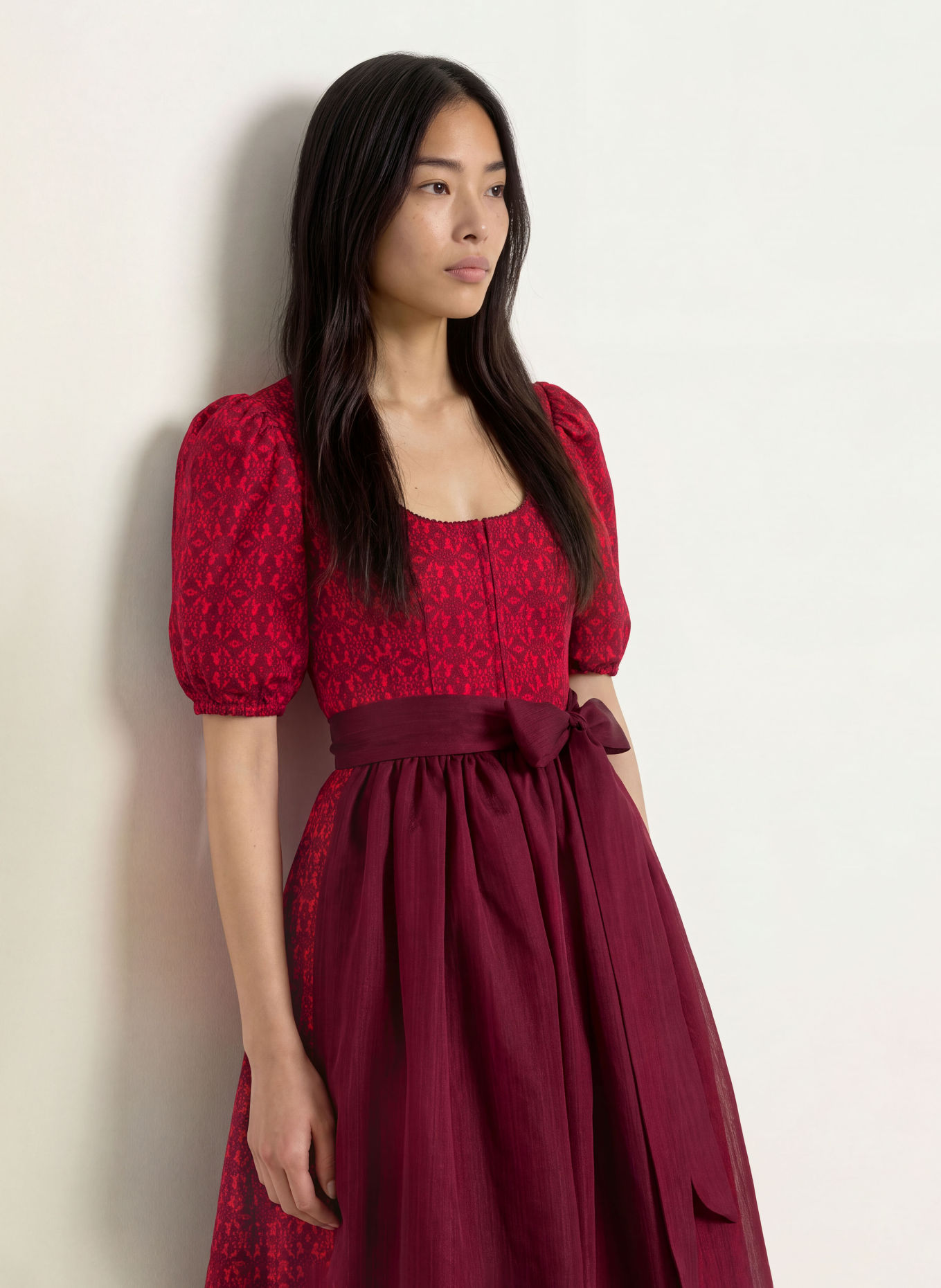 Grasegger Dirndl PAULINA: ROT / DUNKELROT