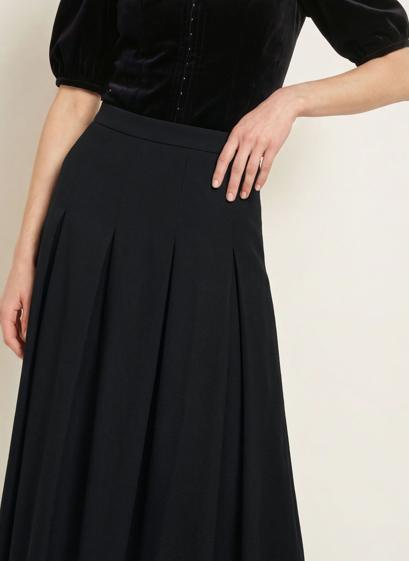 Grasegger IVY Pleated Skirt: BLACK