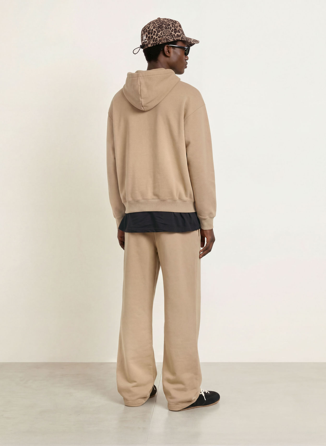 PEGADOR Sweatpants: BEIGE