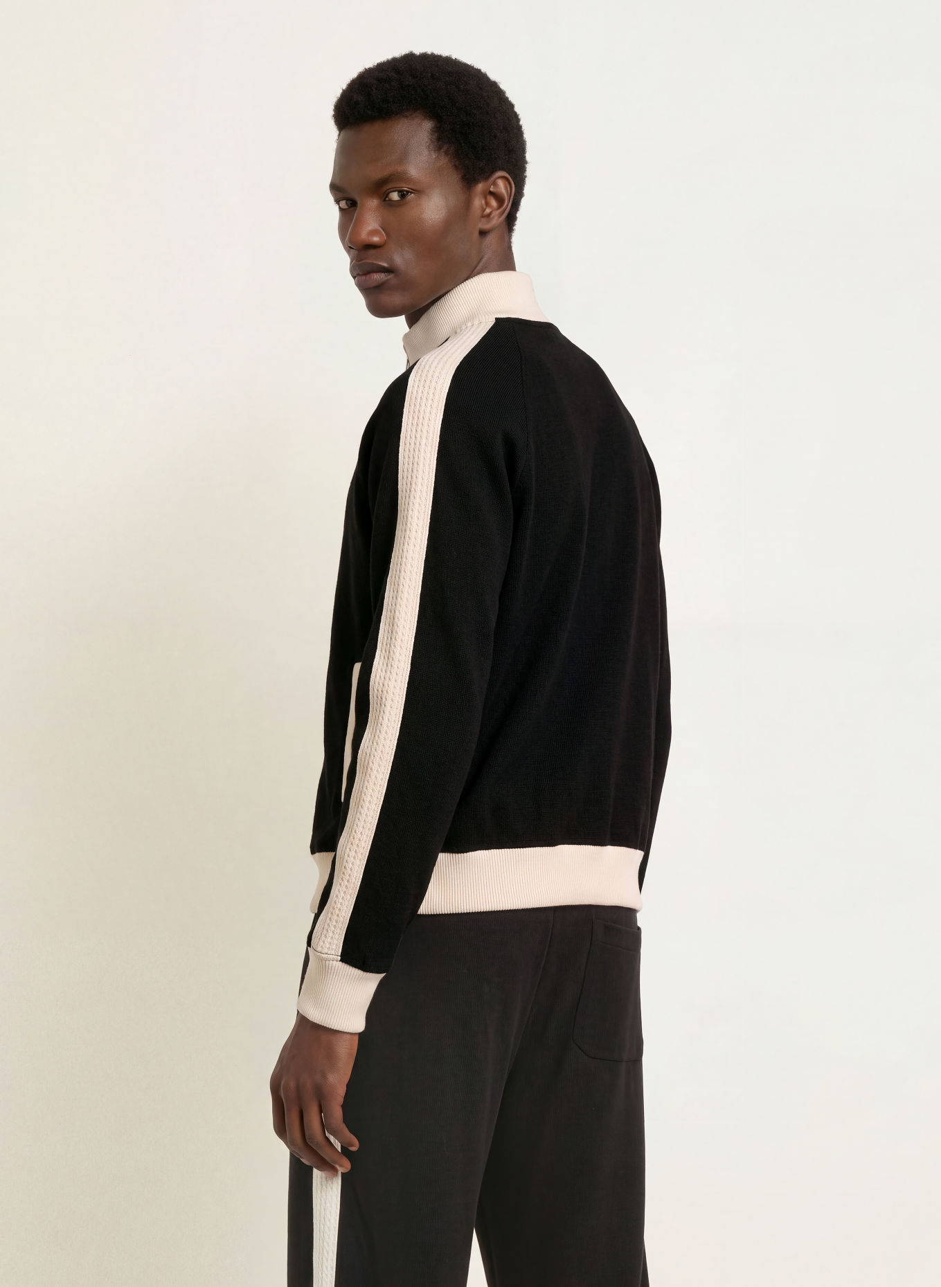 RETERNITY Vest STUDIO met galonstrepen: ZWART / ECRU