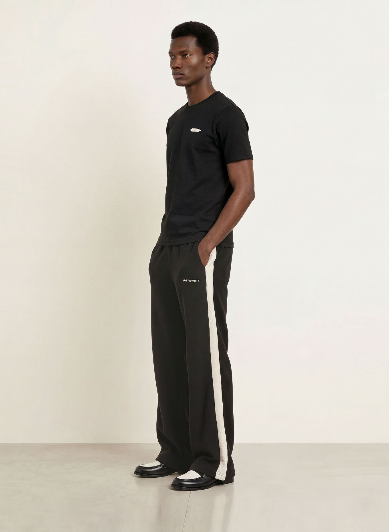 RETERNITY T-shirt L'ATELIER: ZWART