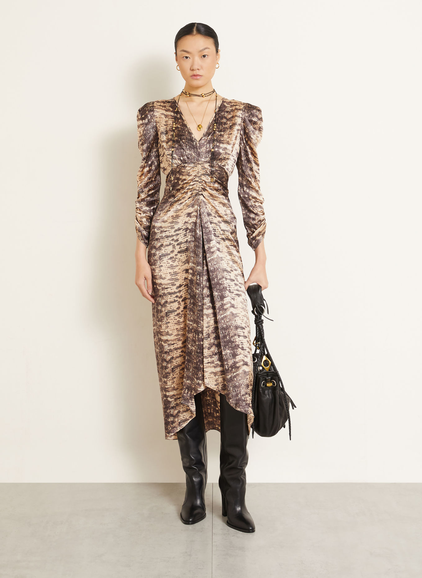 ISABEL MARANT Robe en satin ALBINI en soie à manches 3/4: BEIGE / TAUPE
