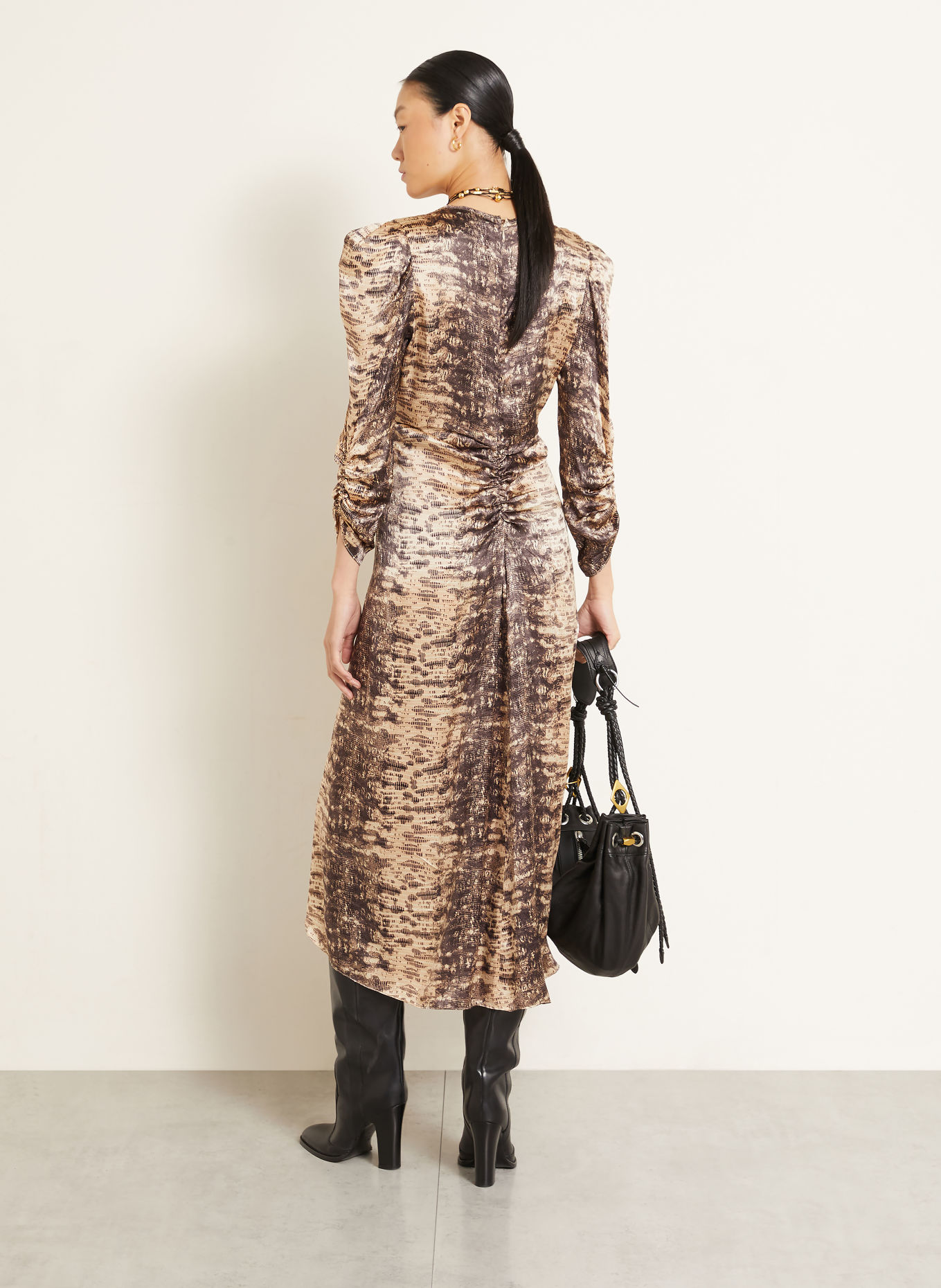 ISABEL MARANT Robe en satin ALBINI en soie à manches 3/4: BEIGE / TAUPE