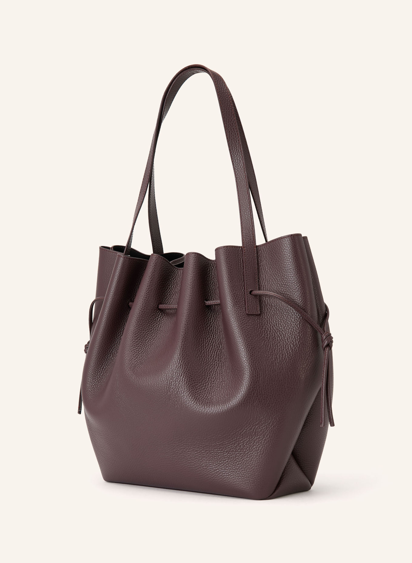 YUZEFI SCALLOP Bucket Bag: DARK RED