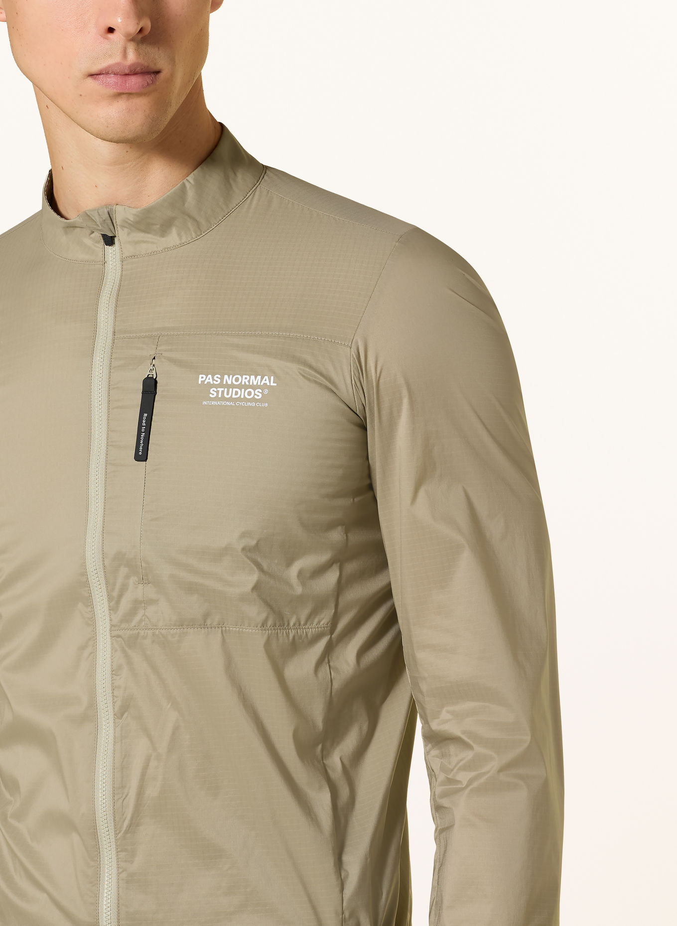 PAS NORMAL STUDIOS Fietsjack ESSENTIAL INSULATED: GRIJS