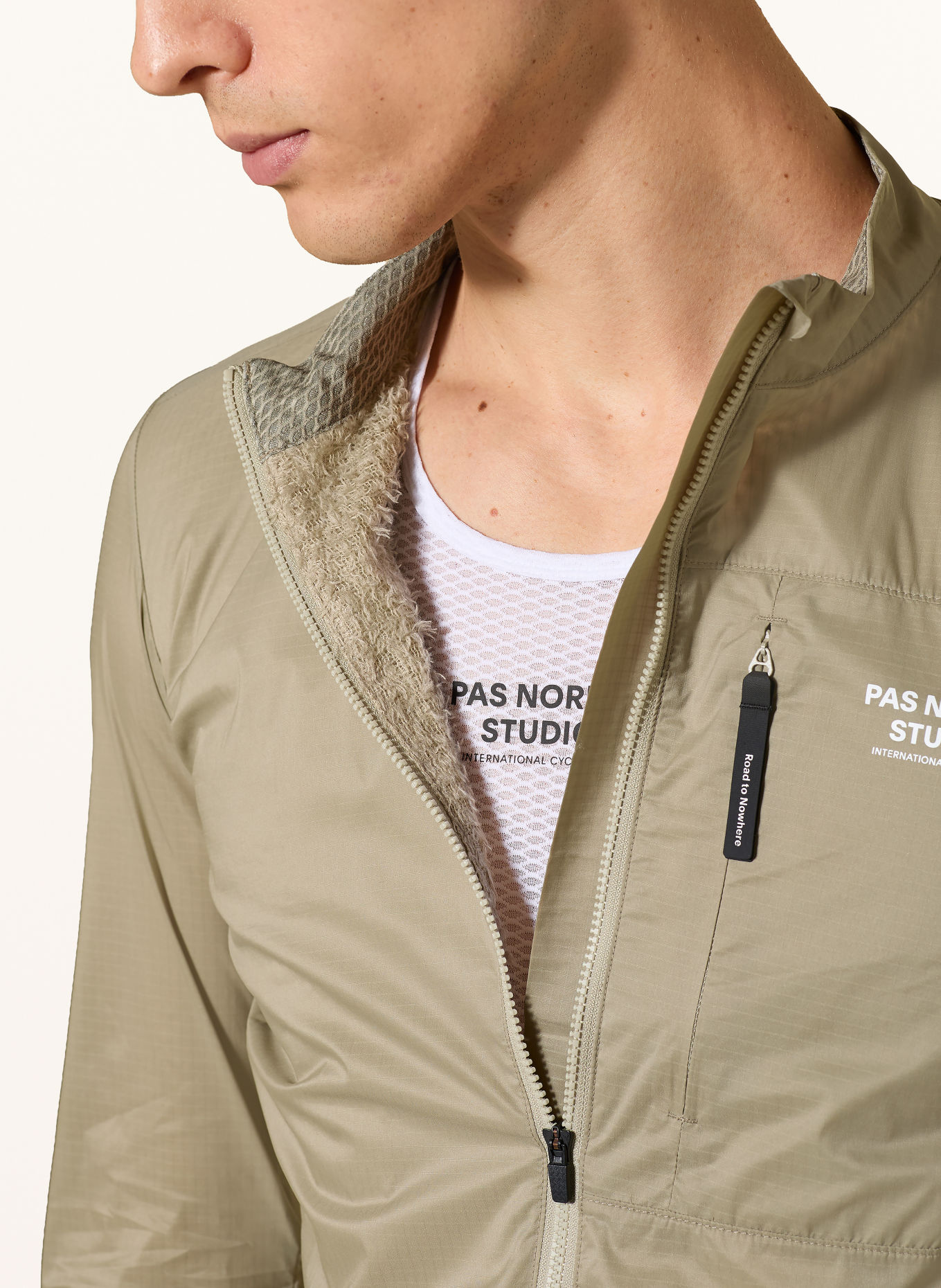 PAS NORMAL STUDIOS Fietsjack ESSENTIAL INSULATED: GRIJS