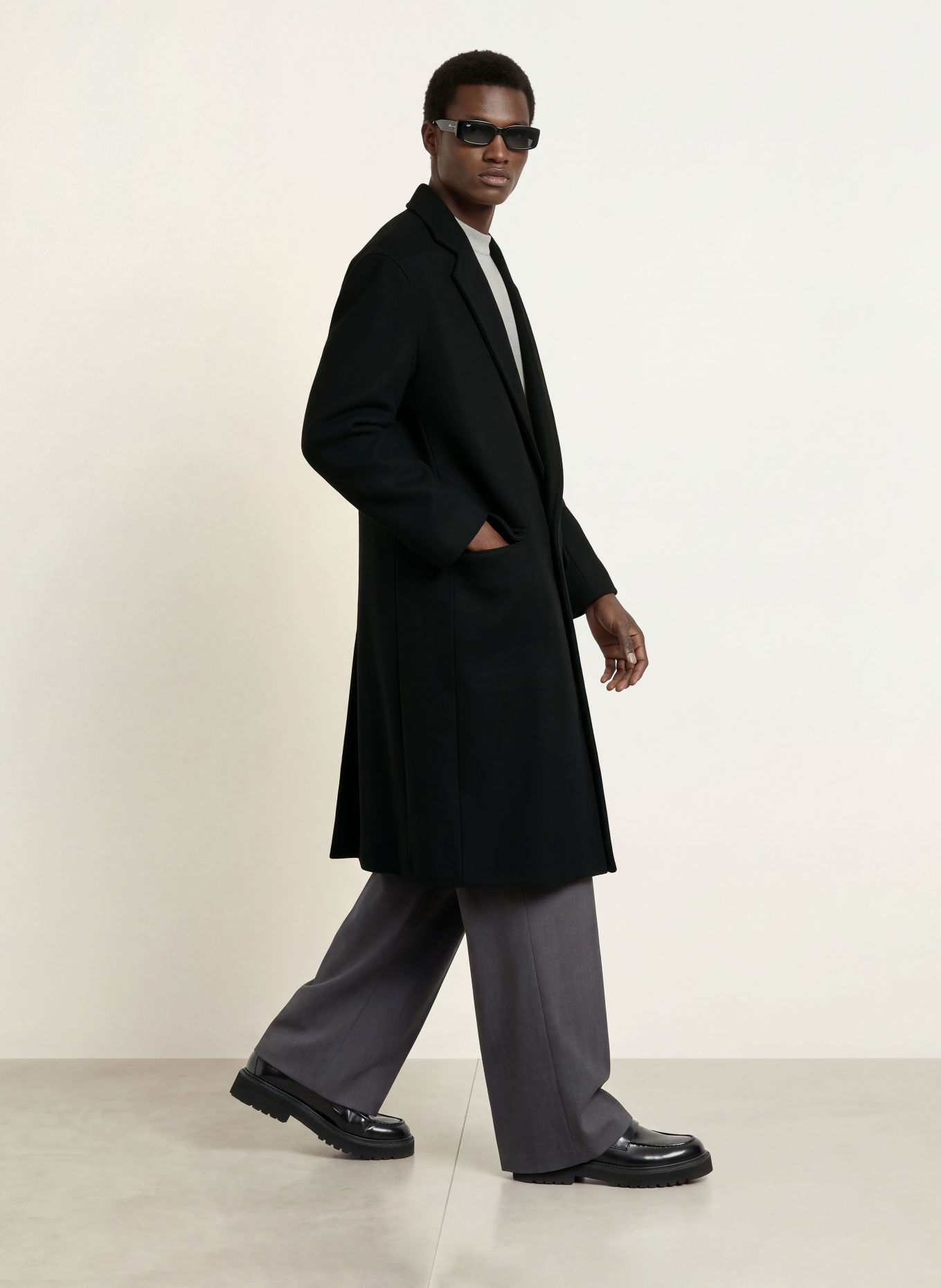 I'M BRIAN Oversized-Mantel: ZWART