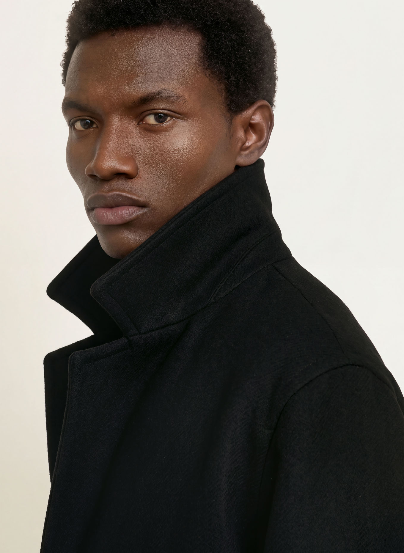 I'M BRIAN Oversized-Mantel: ZWART