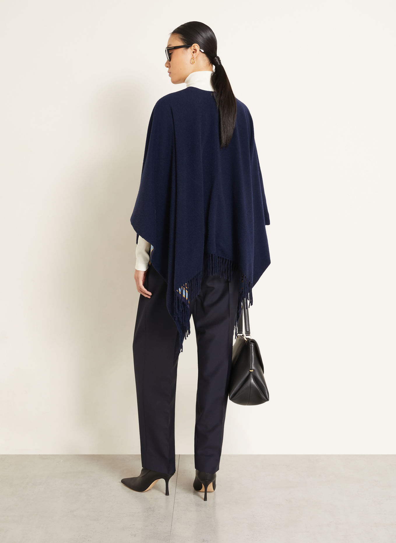 FERRAGAMO Cape FELINE im Materialmix zum Wenden: DUNKELBLAU / BEIGE / TÜRKIS