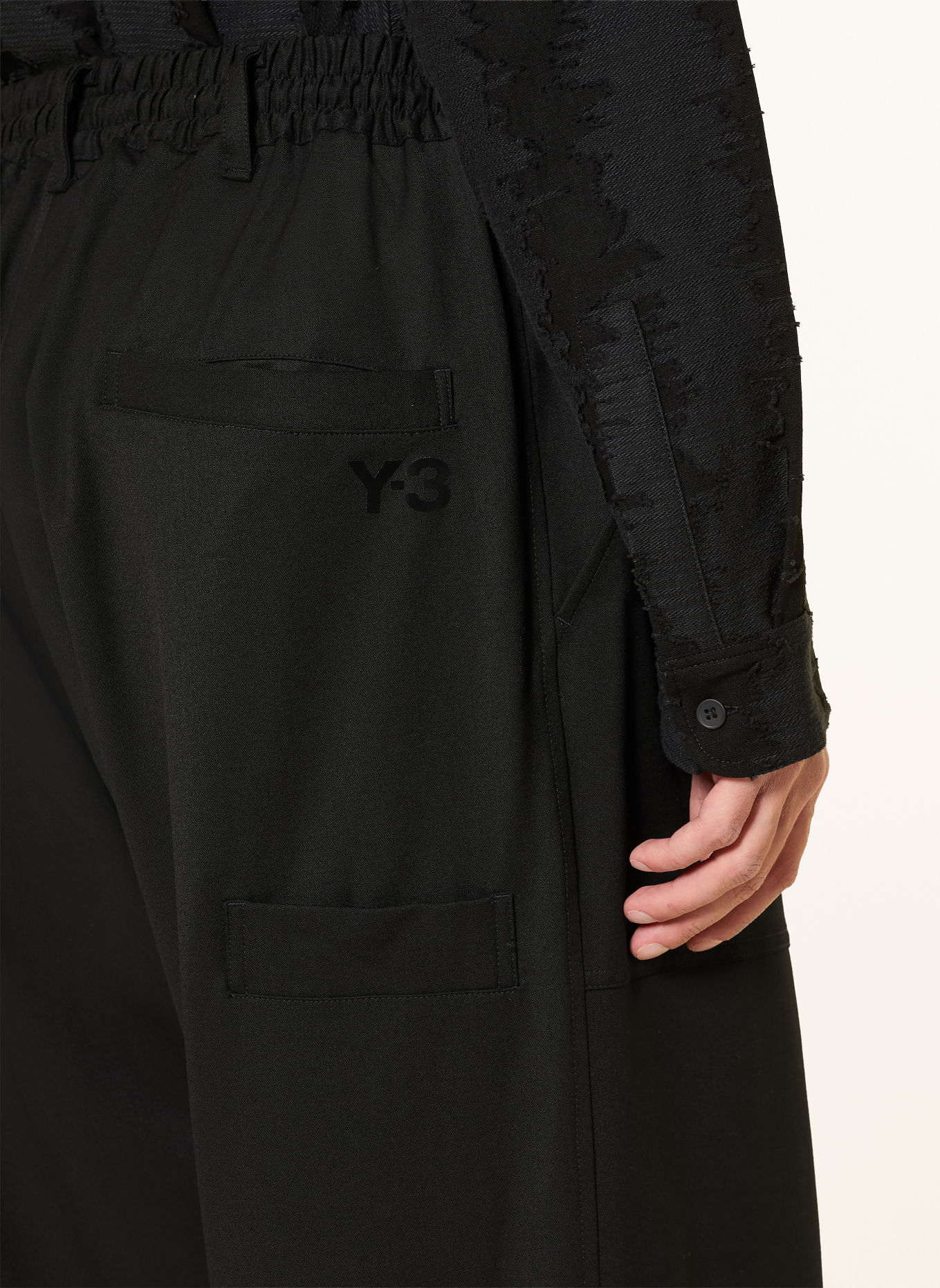 Y-3 Wide-Fit Cargo Trousers: BLACK