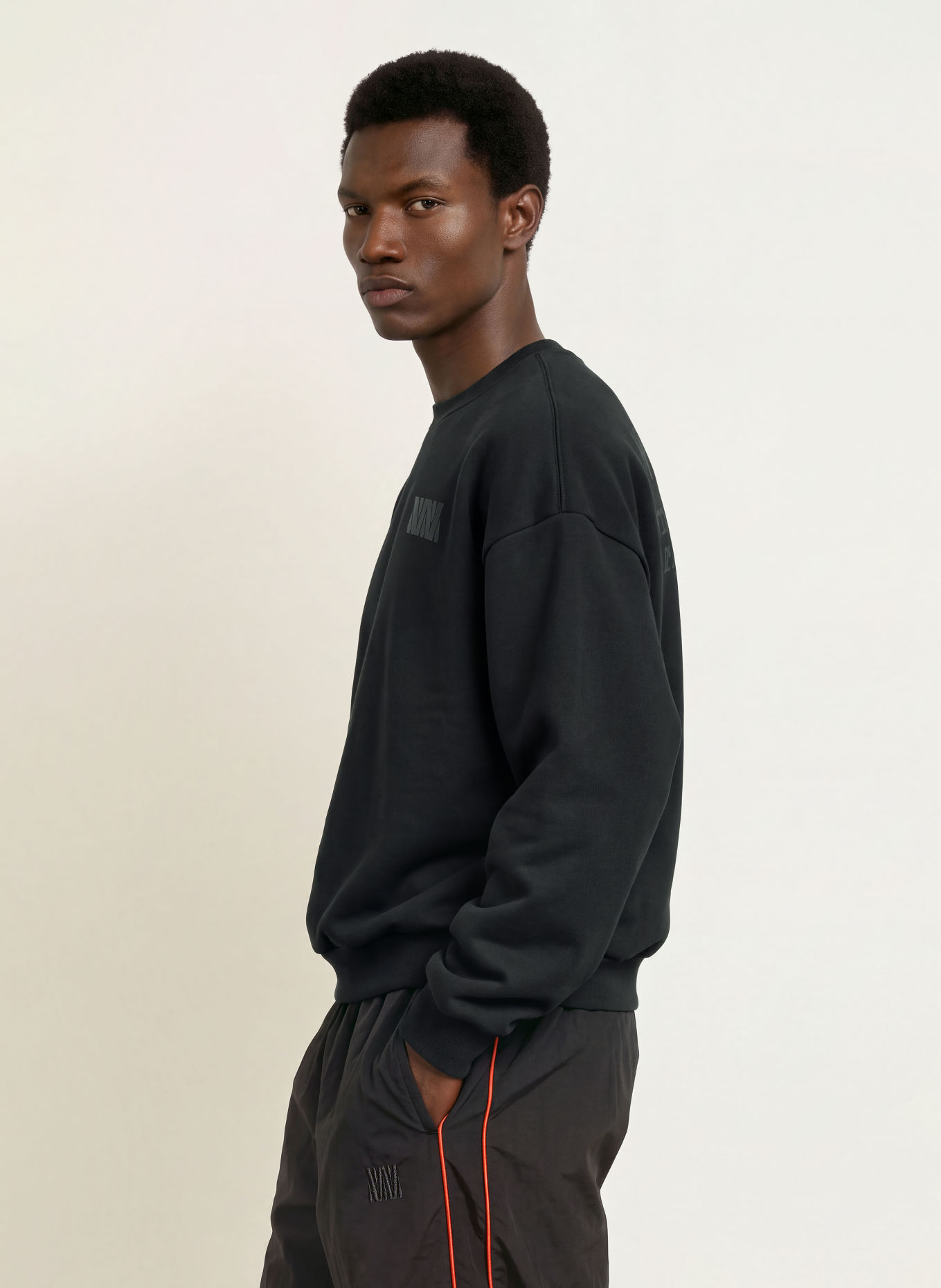 WRSTBHVR Sweatshirt STUDIO: SCHWARZ