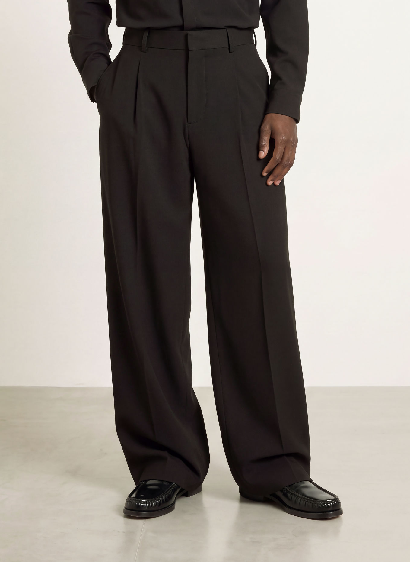 WRSTBHVR Hose JANOSH Regular Fit: SCHWARZ