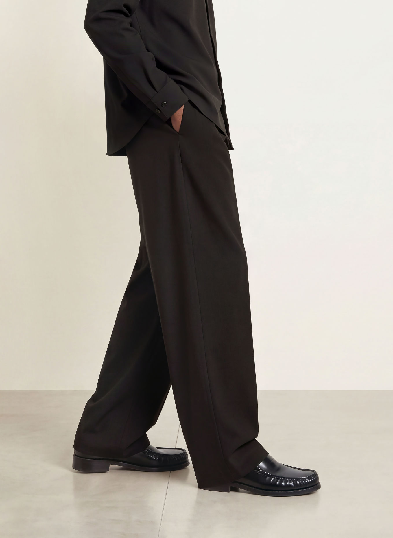 WRSTBHVR Hose JANOSH Regular Fit: SCHWARZ