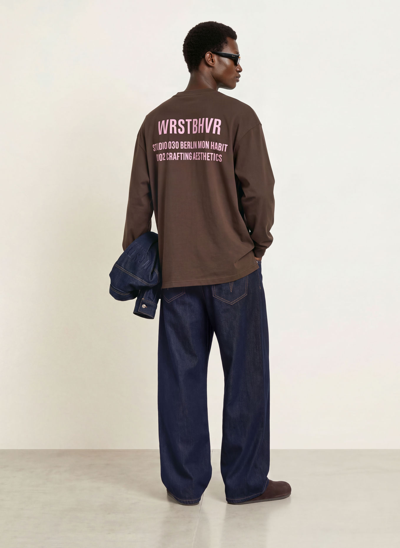 WRSTBHVR Longsleeve STUDIO V14: DUNKELBRAUN / ROSA