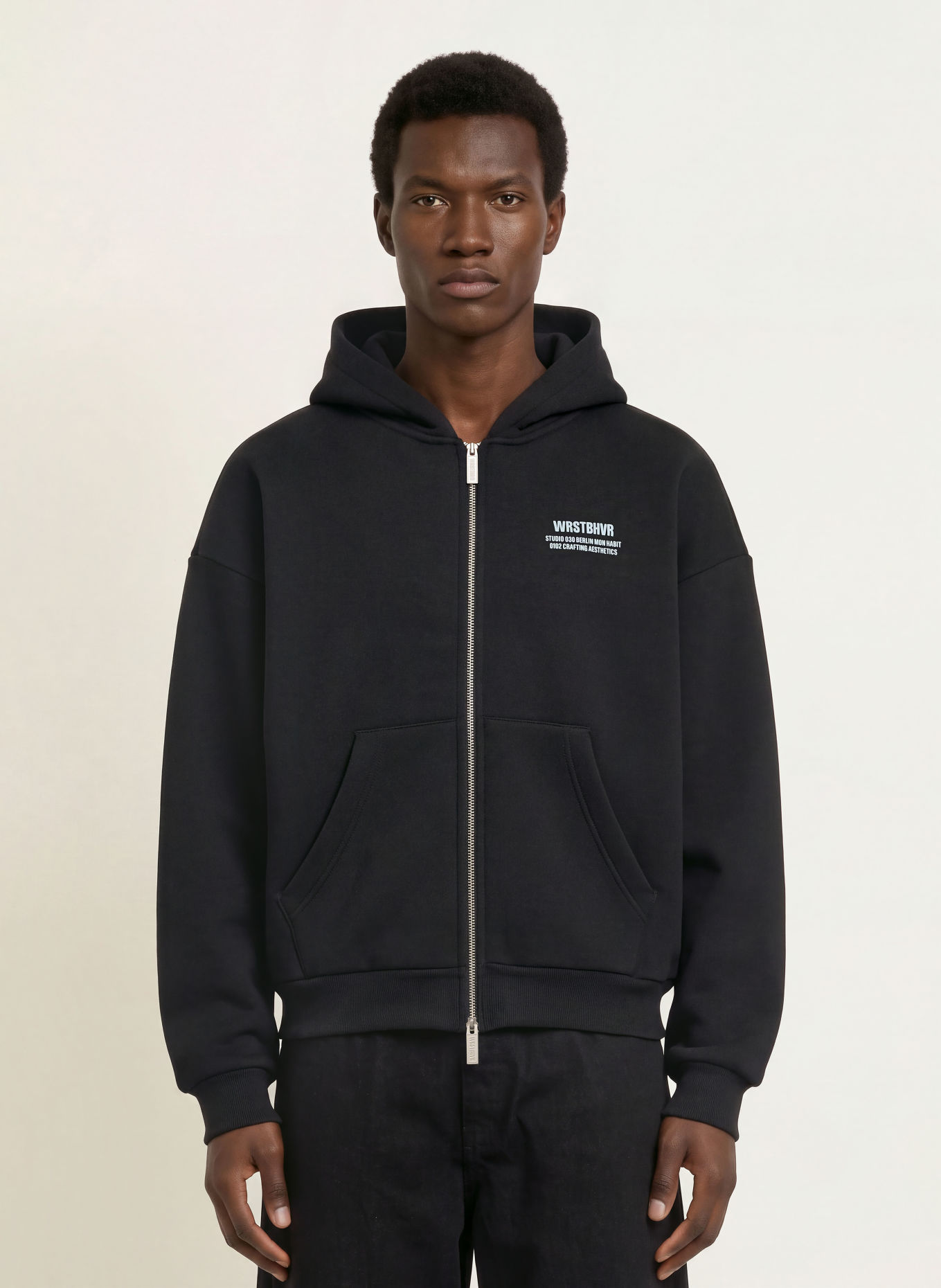 WRSTBHVR Sweatjacke STUDIO: SCHWARZ / WEISS