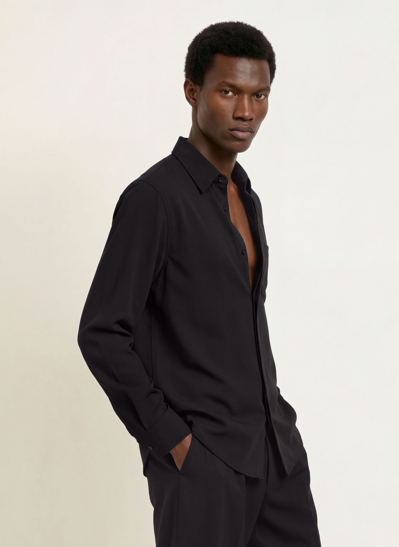 WRSTBHVR Hemd CHADRIN Oversized Fit: SCHWARZ