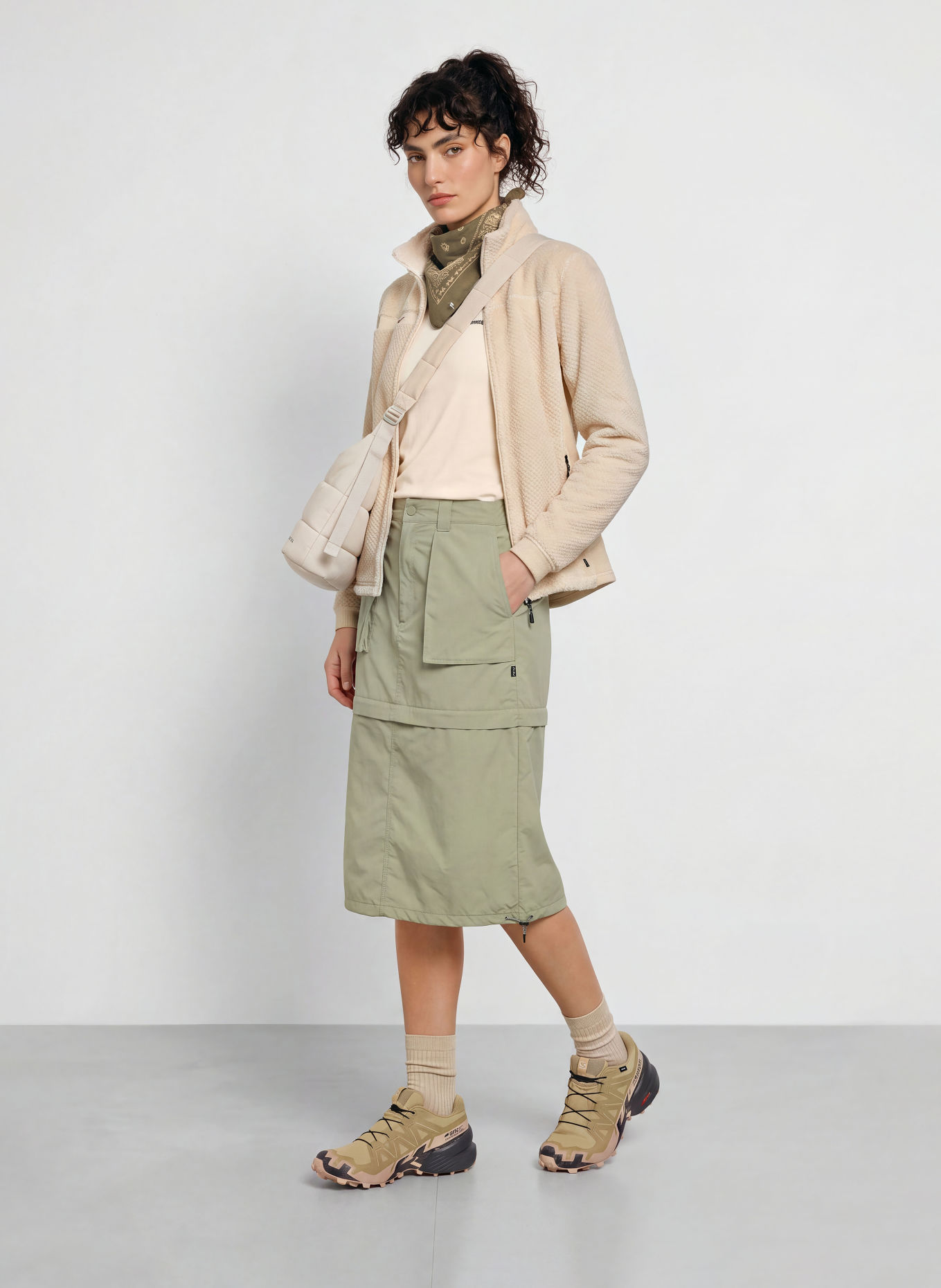 me°ru' ONEROA Fleece Jacket: BEIGE