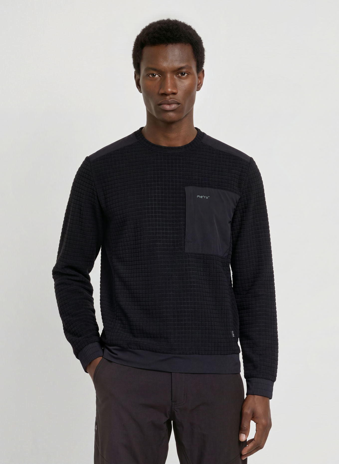 me°ru' Funktionsshirt JAMUNDI: SCHWARZ