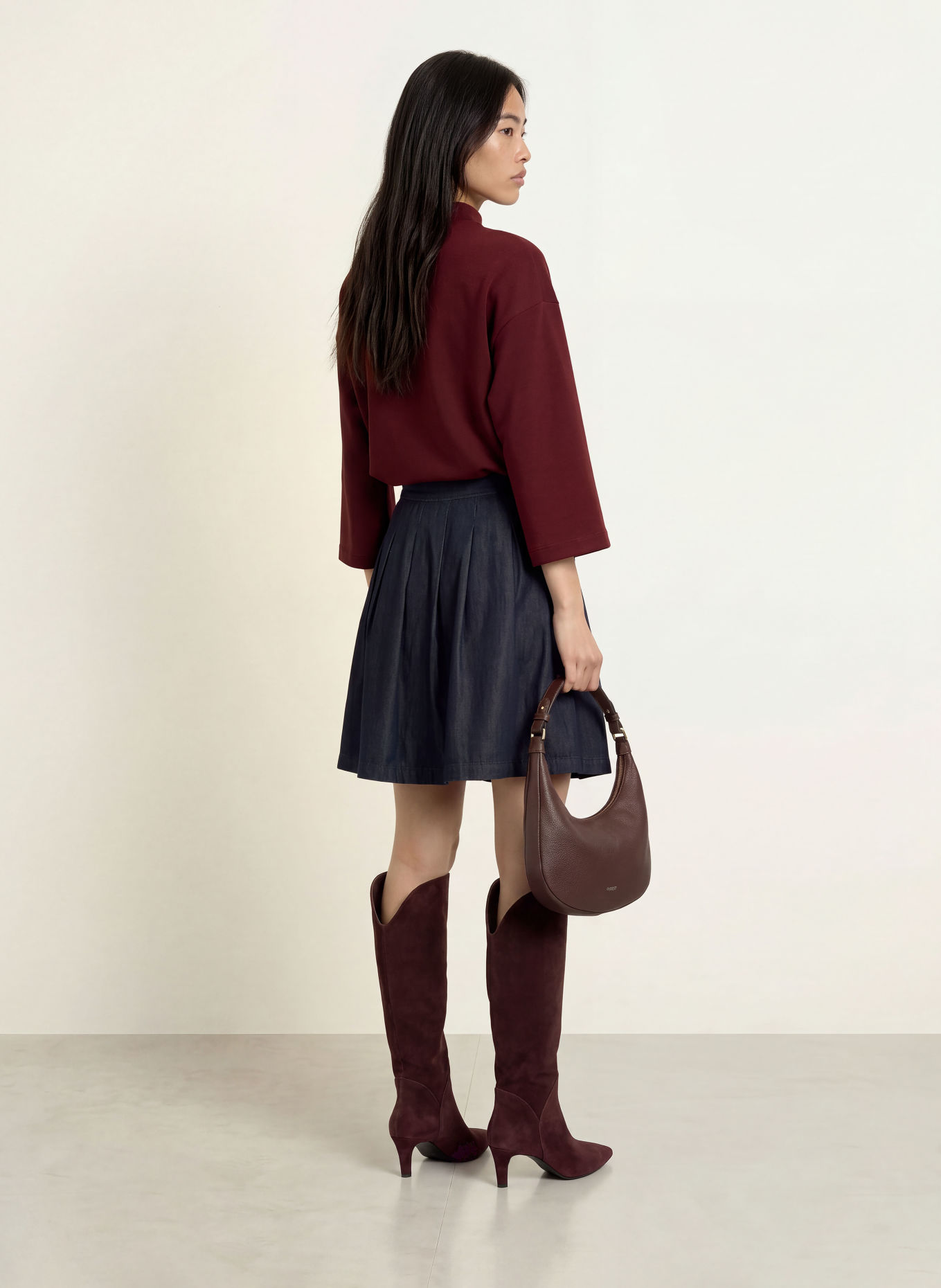 MORE & MORE Sweatshirt: DARK RED