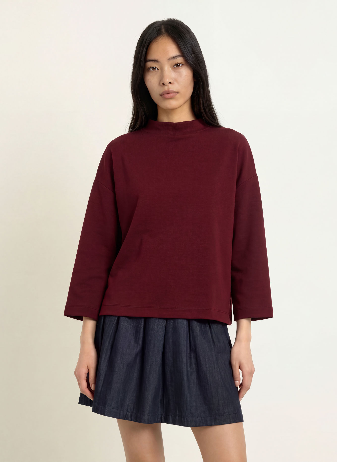 MORE & MORE Sweatshirt: DARK RED