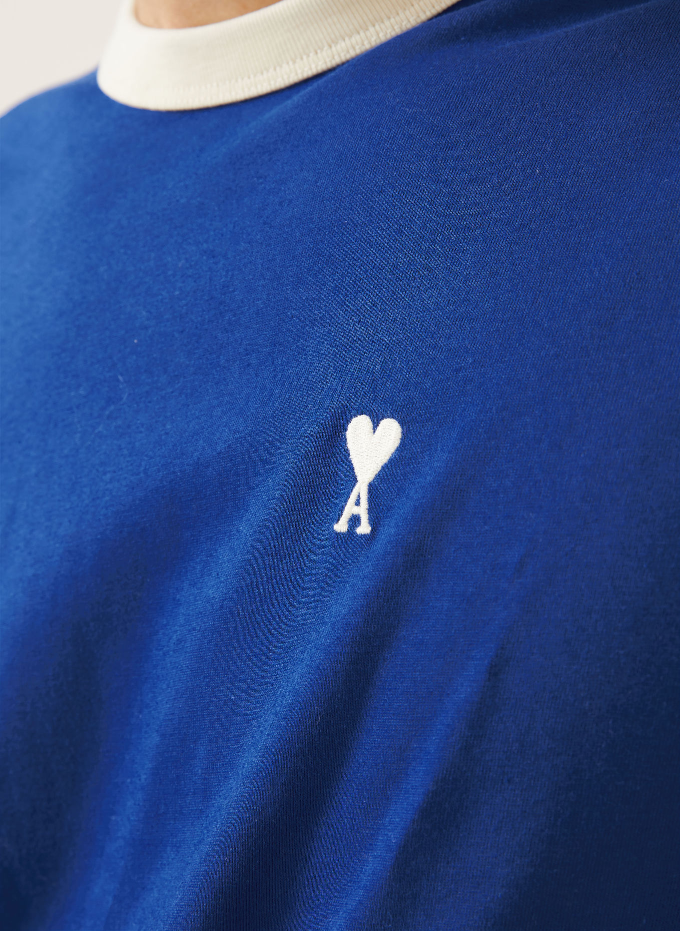 AMI PARIS T-shirt: NIEBIESKI / KREMOWY