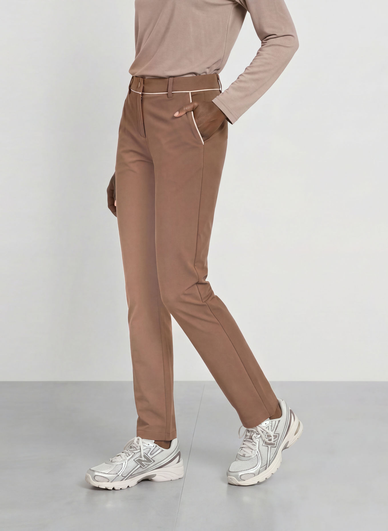 EA7 EMPORIO ARMANI Pantalon: MARRON / BLANC