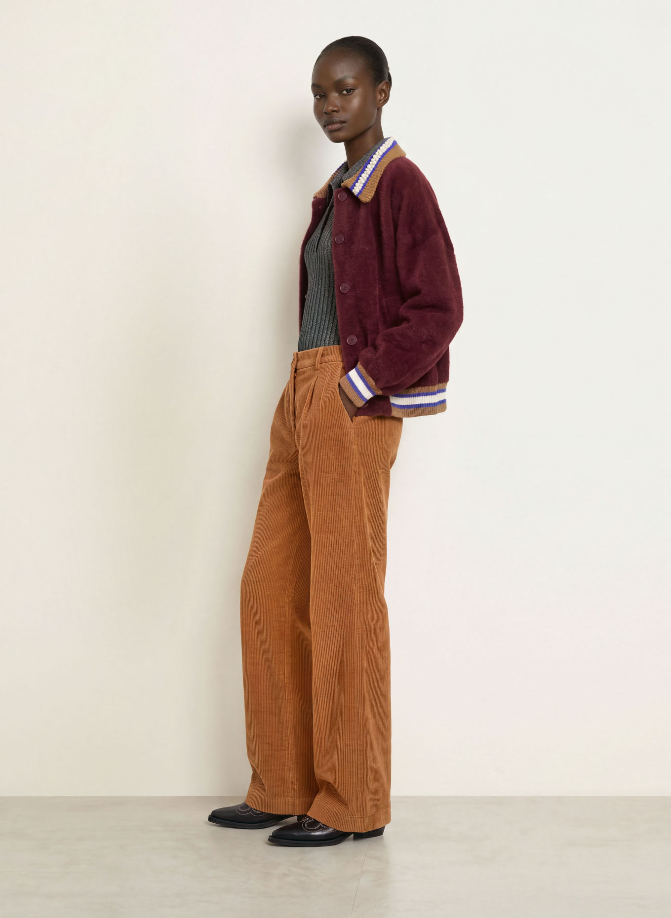 ESSENTIEL ANTWERP Cardigan KAMORE cu perle decorative: ROȘU ÎNCHIS / CONIAC / ALBASTRU
