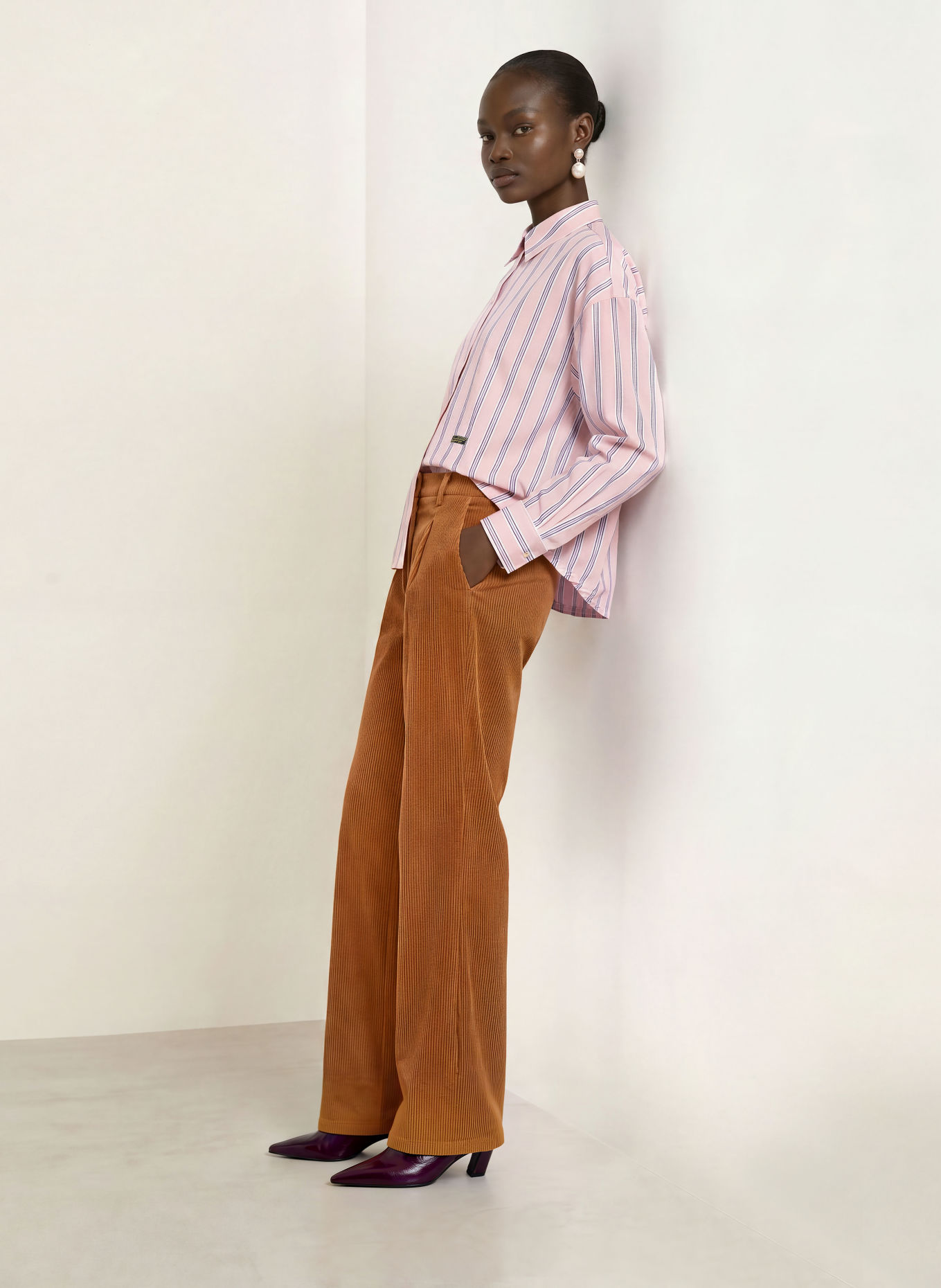ESSENTIEL ANTWERP Pantalon en velours côtelé KAMP: MARRON