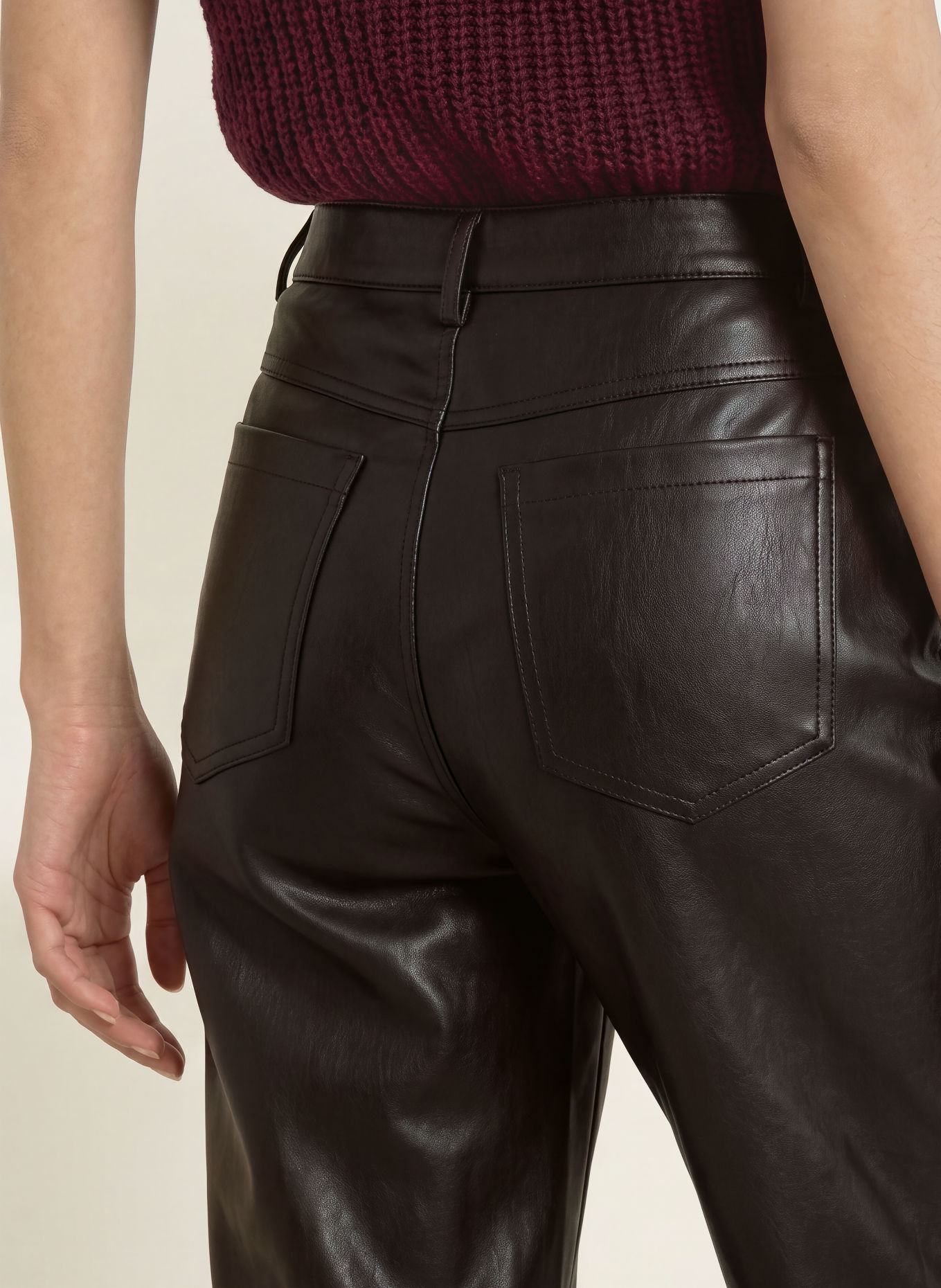 monari Hose in Lederoptik: DUNKELBRAUN