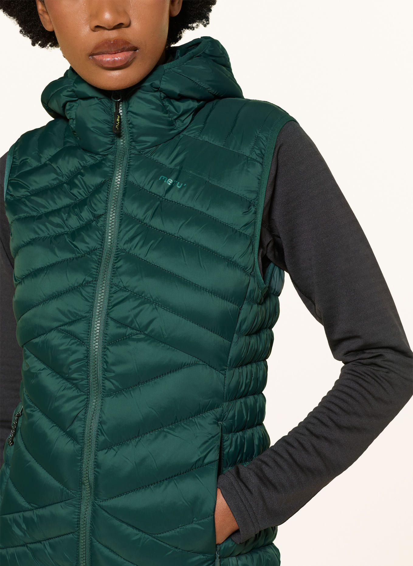 me°ru' Functionele bodywarmer RAKAIA 3.0: DONKERGROEN